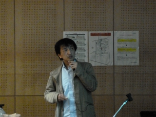 講師
