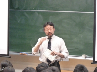 講師