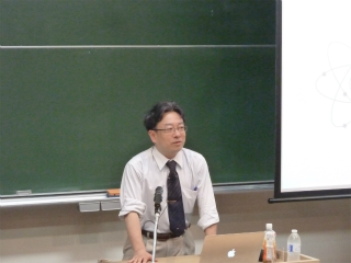講師